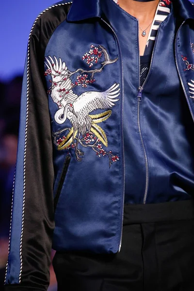 Look 13